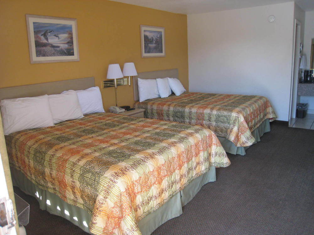 Executive Inn Pearsall Room photo