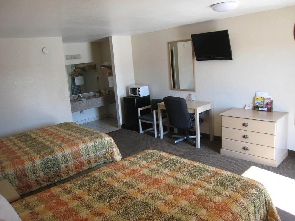 Executive Inn Pearsall Room photo